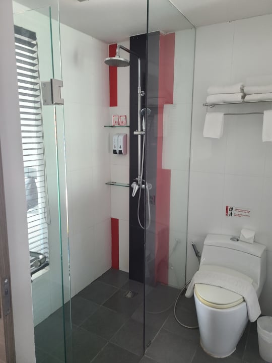 Zimmer Neon Pantong ex At Patong Hotel