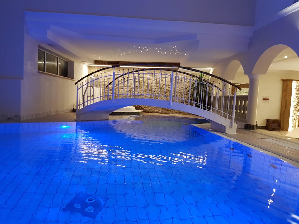 Indoor Poolanlage Wellnessresort Vier Jahreszeiten