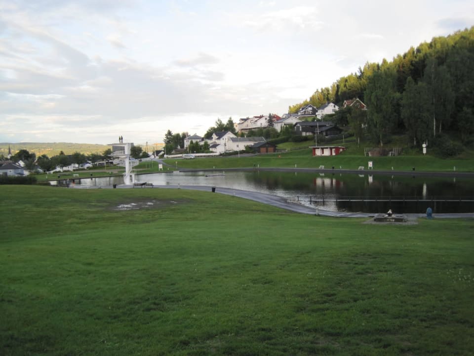 In unmittelbarer Nähe: Öffentliches Bad Hotel Hovdetun - Gjøvik Vandrerhjem