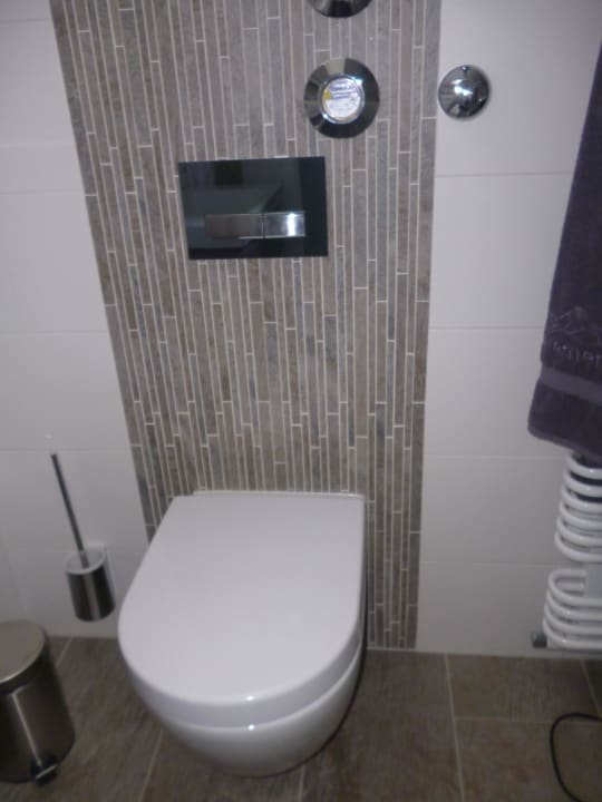 WC Ferienwohnung Bergelemente