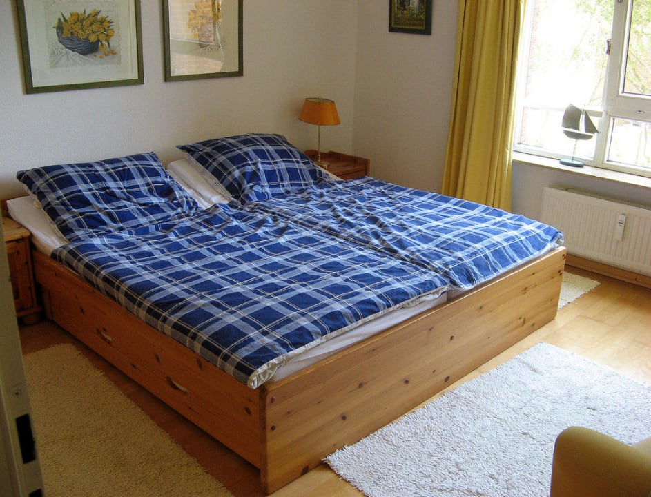 Eines der Schlafzimmer Halligblick, FeWo Nr. 10