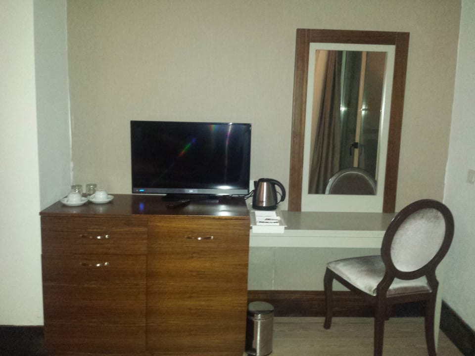 Zimmer Well Palace Side