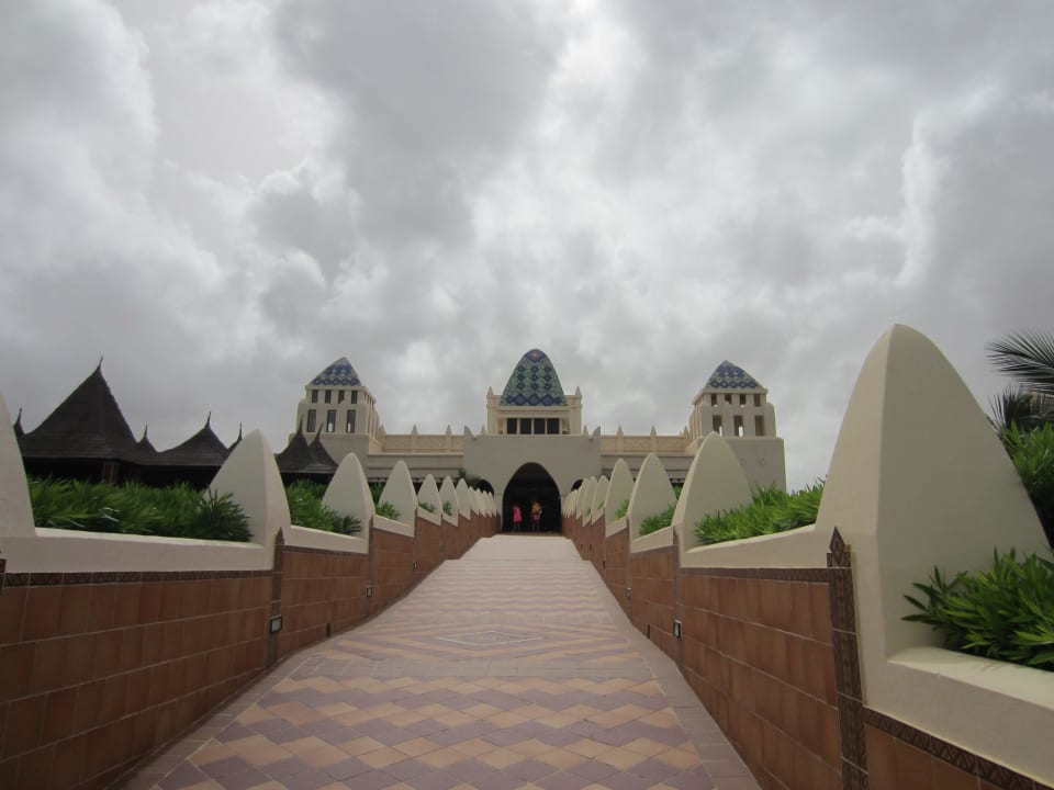 Kleiner weg Hotel Riu Karamboa