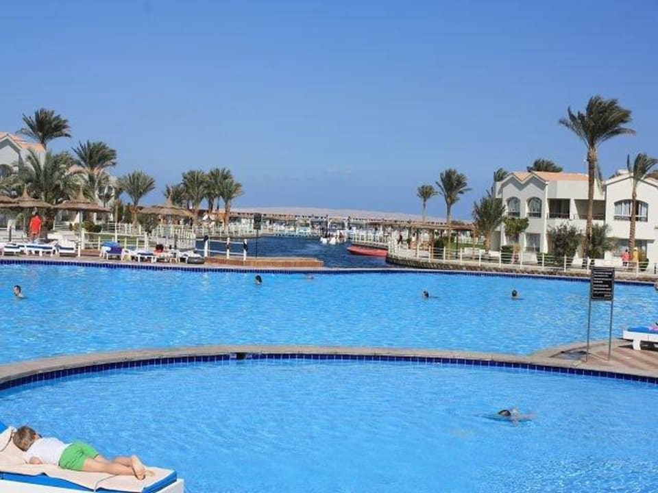 Pool 3 von 4 mit Blick auf Lagune Pickalbatros Dana Beach Resort - Hurghada