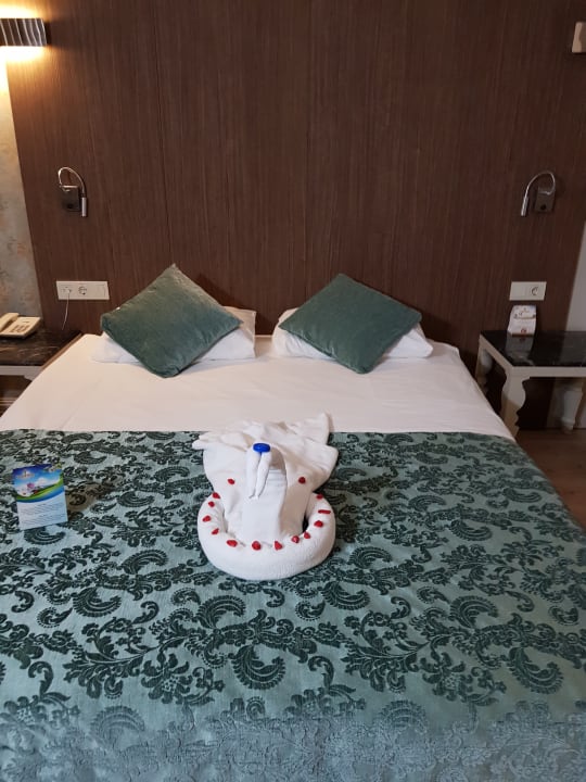 Zimmer Port Side Resort Hotel