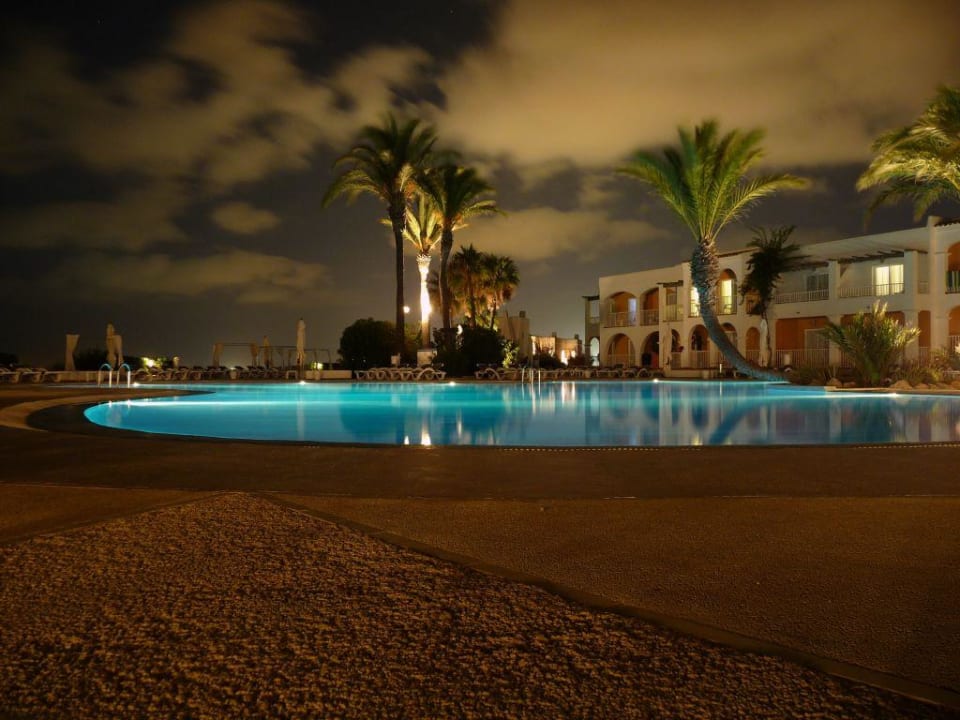 Pool bei Nacht Destino Pacha Ibiza Resort - Adults only