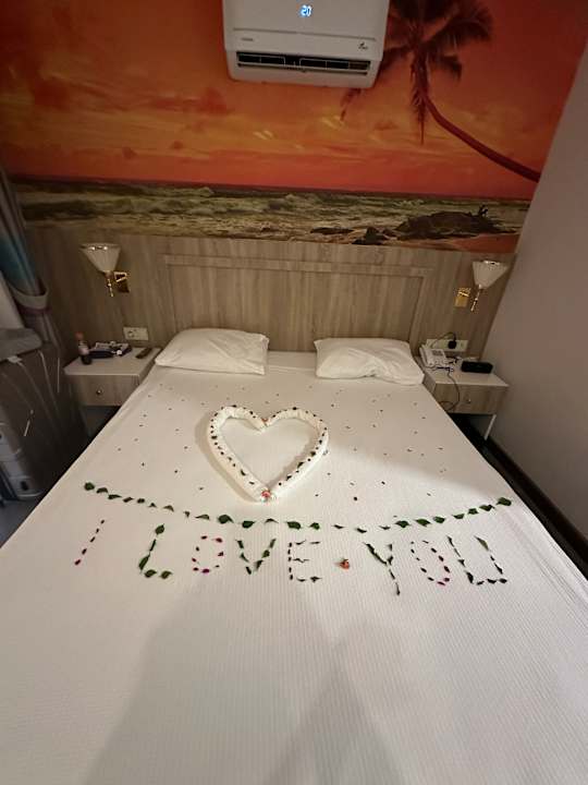 Zimmer Dream World Aqua Hotel