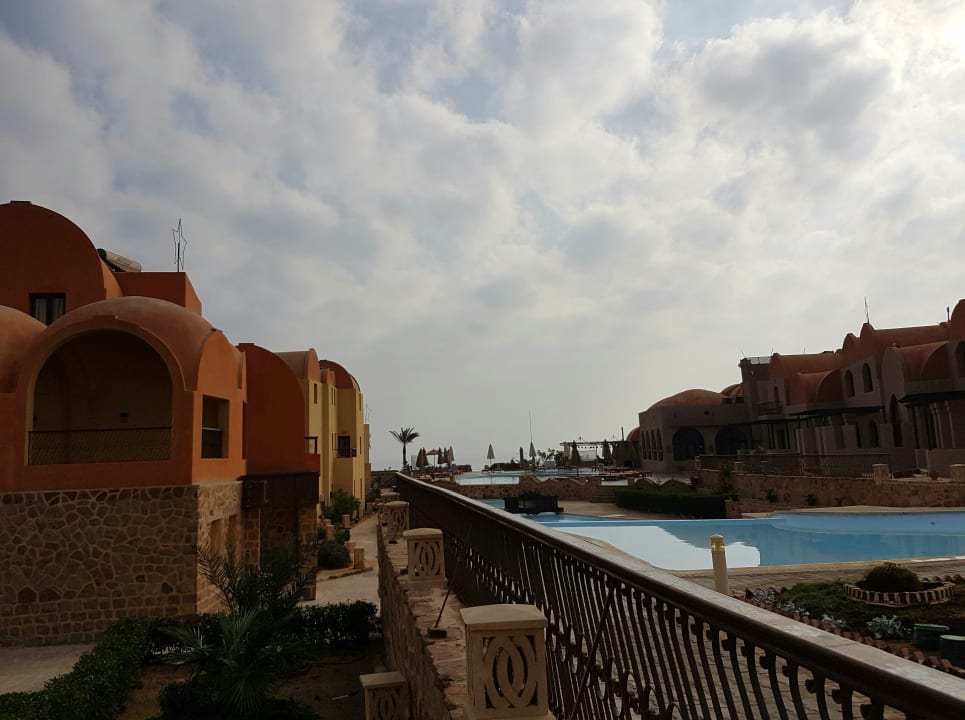 Pool Rohanou Beach Resort