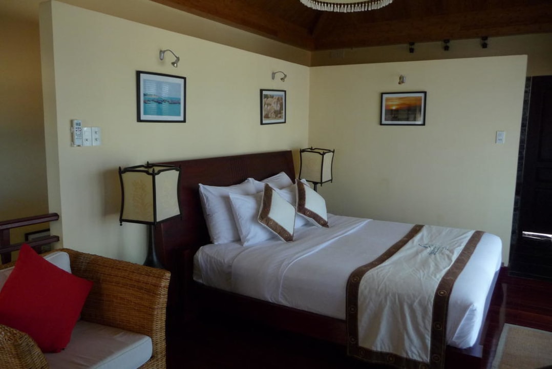 Offener Schlafraum mit freiem Blick zum Meer Allezboo Beach Resort & Spa