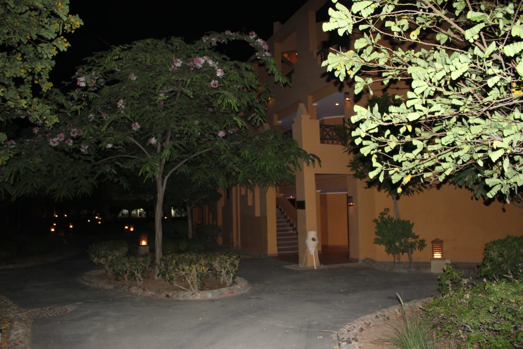 Дворик Stella Beach Resort & Spa Makadi Bay