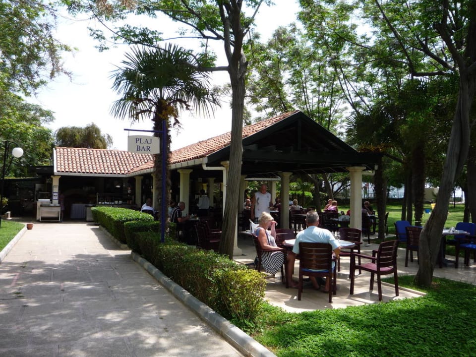 Hier gibt es ein kleines Mittagsbüffet Labranda Alantur Resort