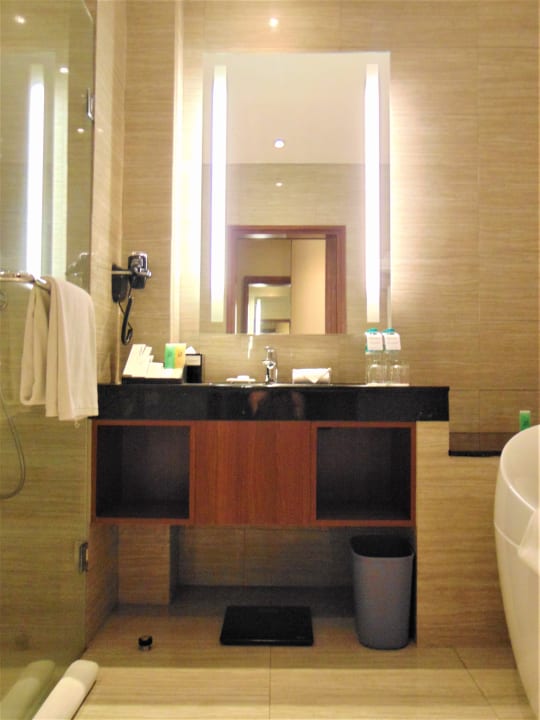 Zimmer Swiss-Belhotel Airport Jakarta