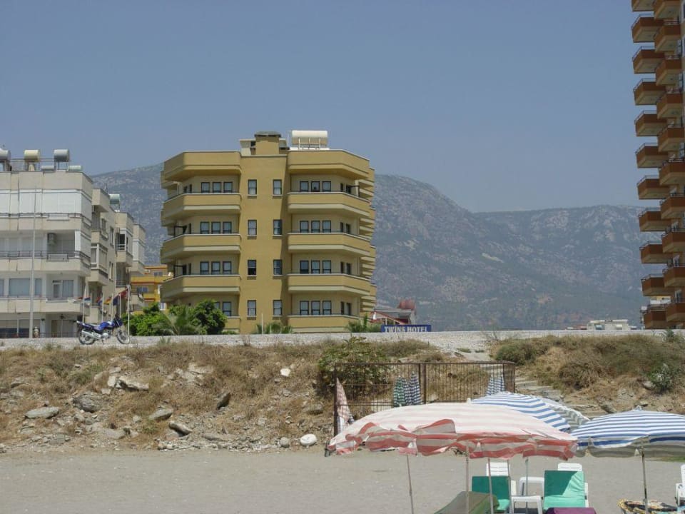 Das Hotel Twins vom Strand! Gold Twins Suit Otel
