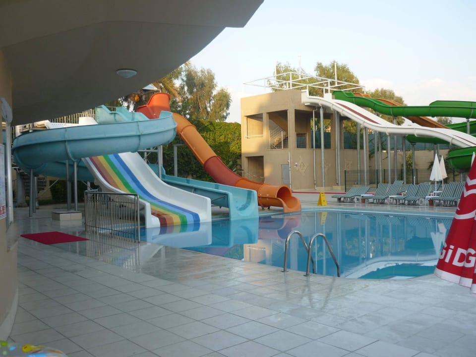 Direkt an der Poolanlage Hotel Royal Garden Beach