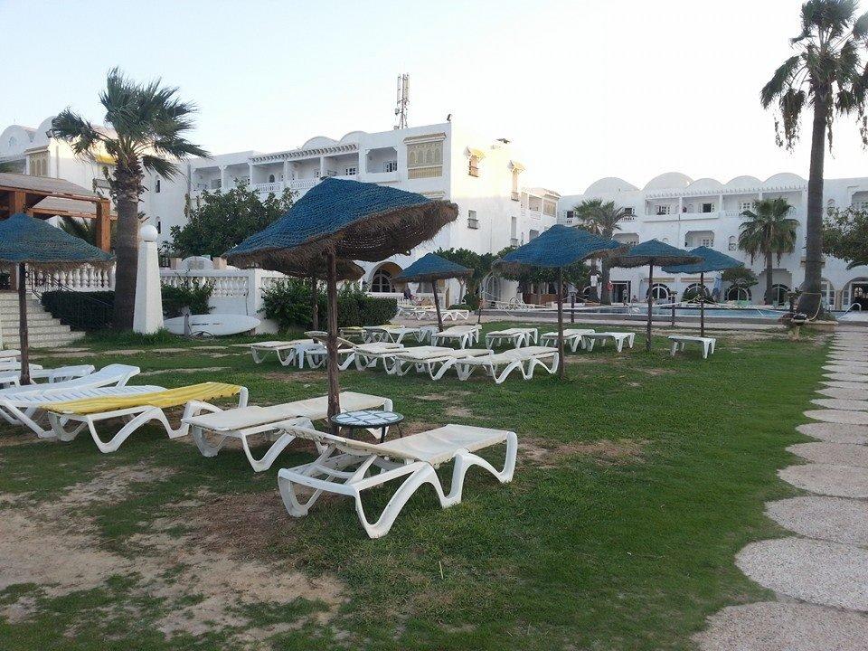 Liegen zum Teil kaputt 2014 Alassio Hotel and Thalasso