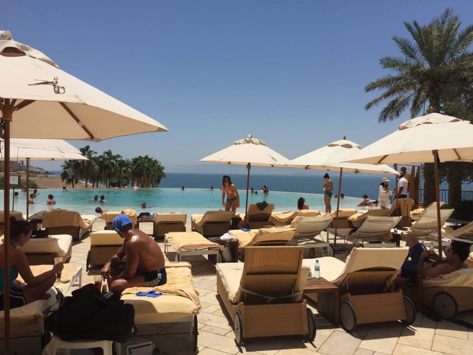 Infinity Pool Hotel Kempinski Ishtar Dead Sea