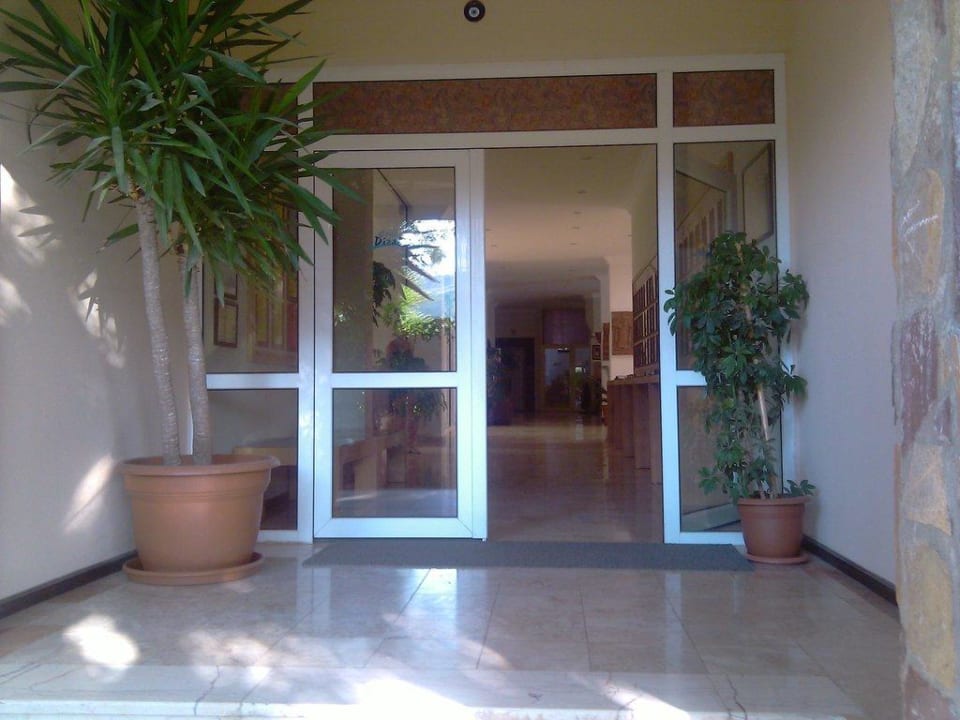 Nebeneingang Club Dizalya