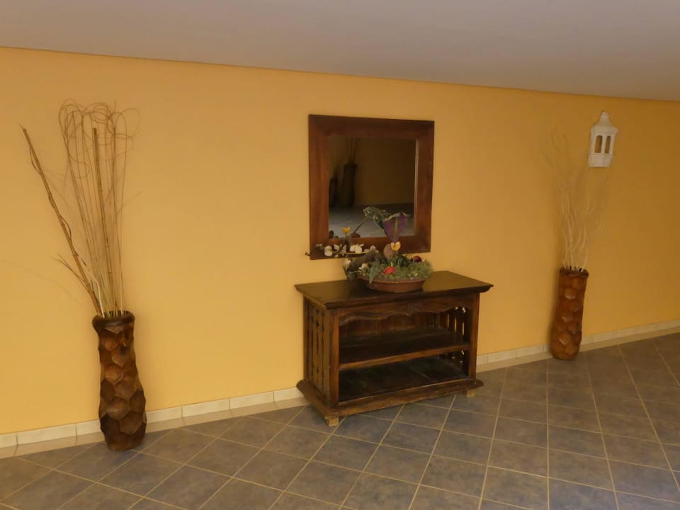 Gänge zu den Zimmer... H10 Playa Esmeralda - Adults only