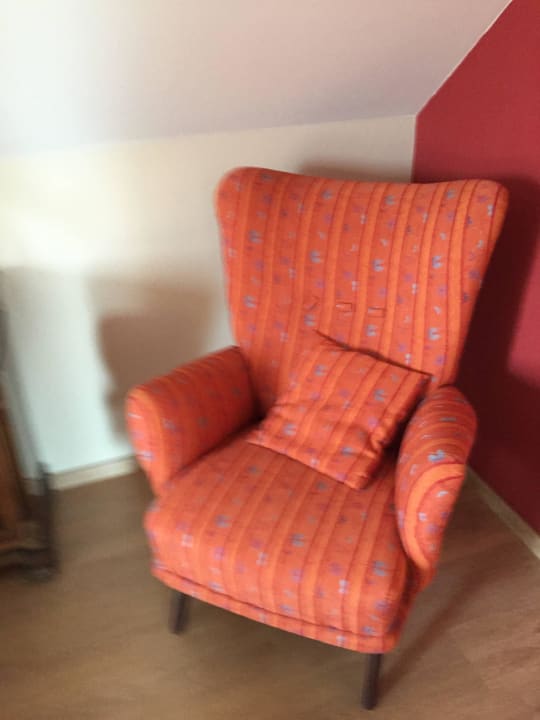 Zimmer 2 Sessel Gästehaus Ellenberger