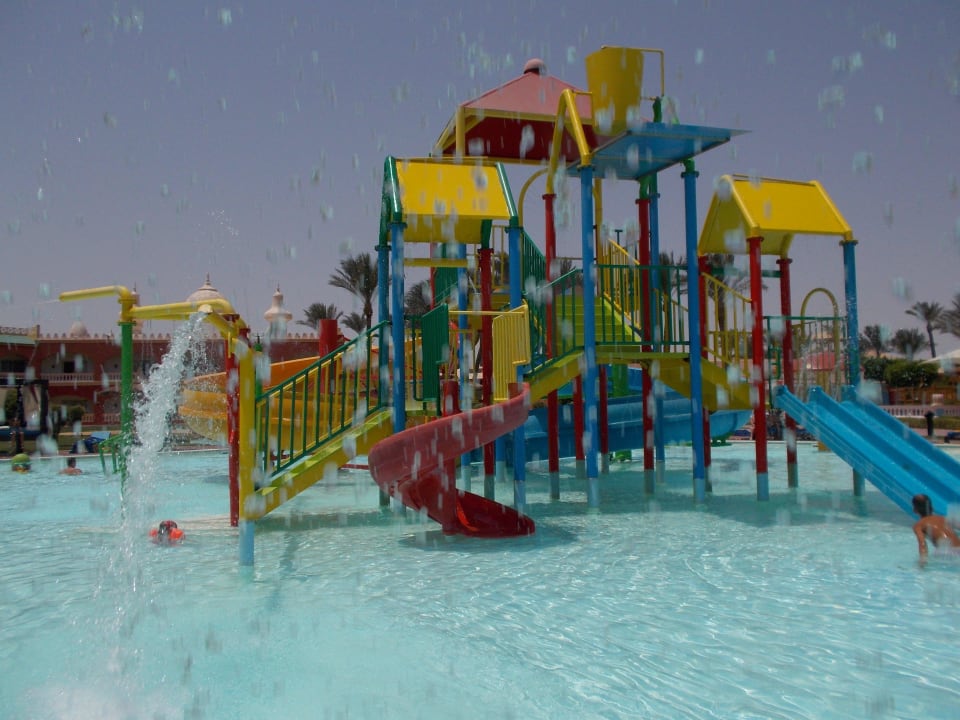 Brodzik z mini aquaparkiem dla tych mniejszych  Pickalbatros Alf Leila Wa Leila Resort - Neverland Hurghada