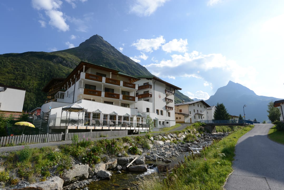 Außenansicht Alpenresidenz Ballunspitze