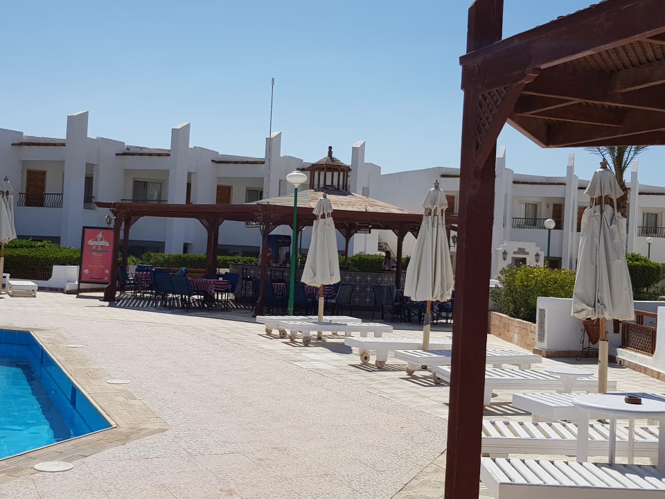 Pool Menaville Safaga