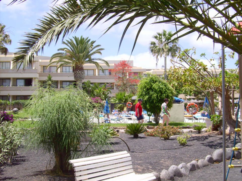 Schöne Gartenanlage Dreams Lanzarote Playa Dorada Resort & Spa