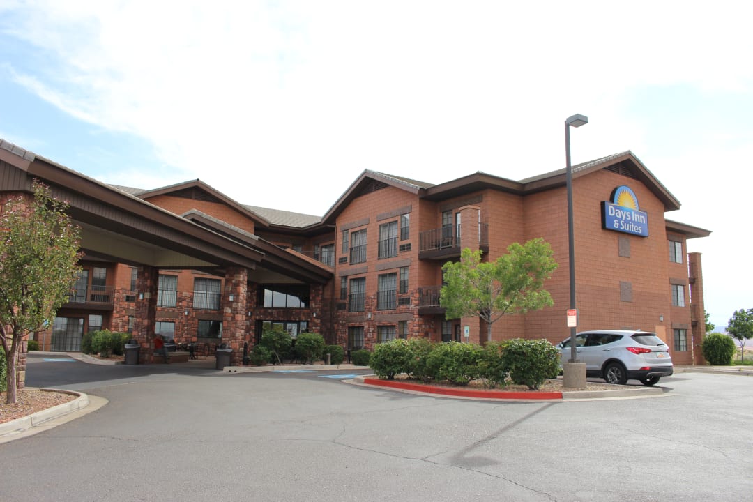 Außenansicht Days Inn & Suites by Wyndham Page Lake Powell
