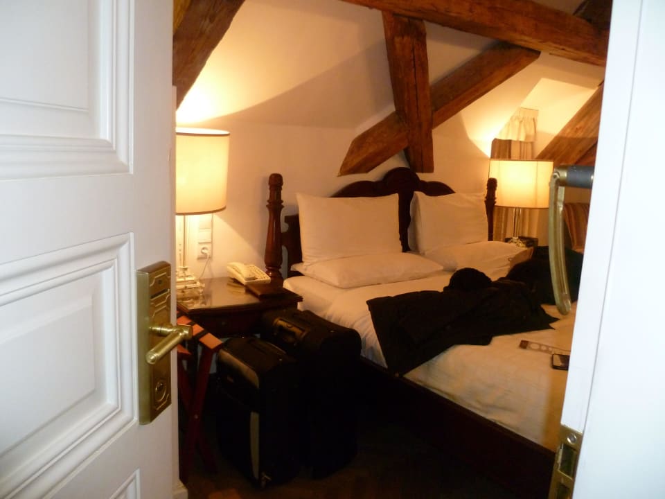 Blick ins Zimmer unterm Dach The Dominican