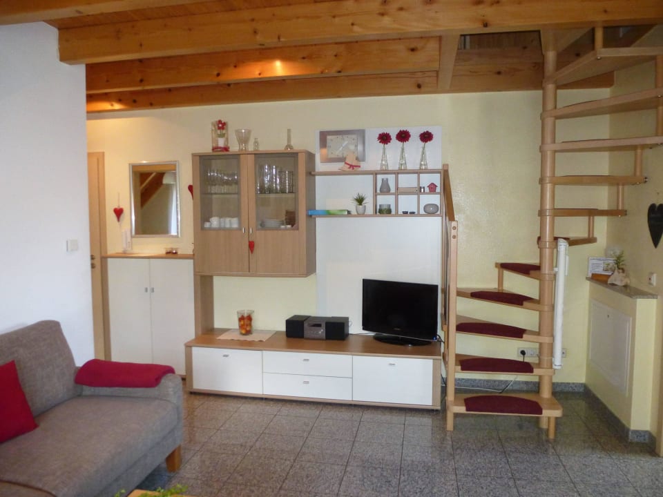 Wohnbereich und Aufgang zum oberen Schlafbereich Bauernhof Bernhardenhof