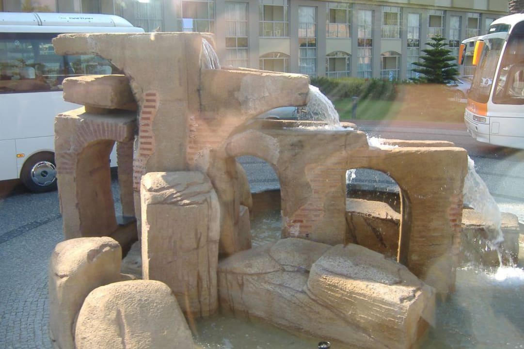 Wunderschöner Brunnen vor der Rezeption Selectum Family Resort Side