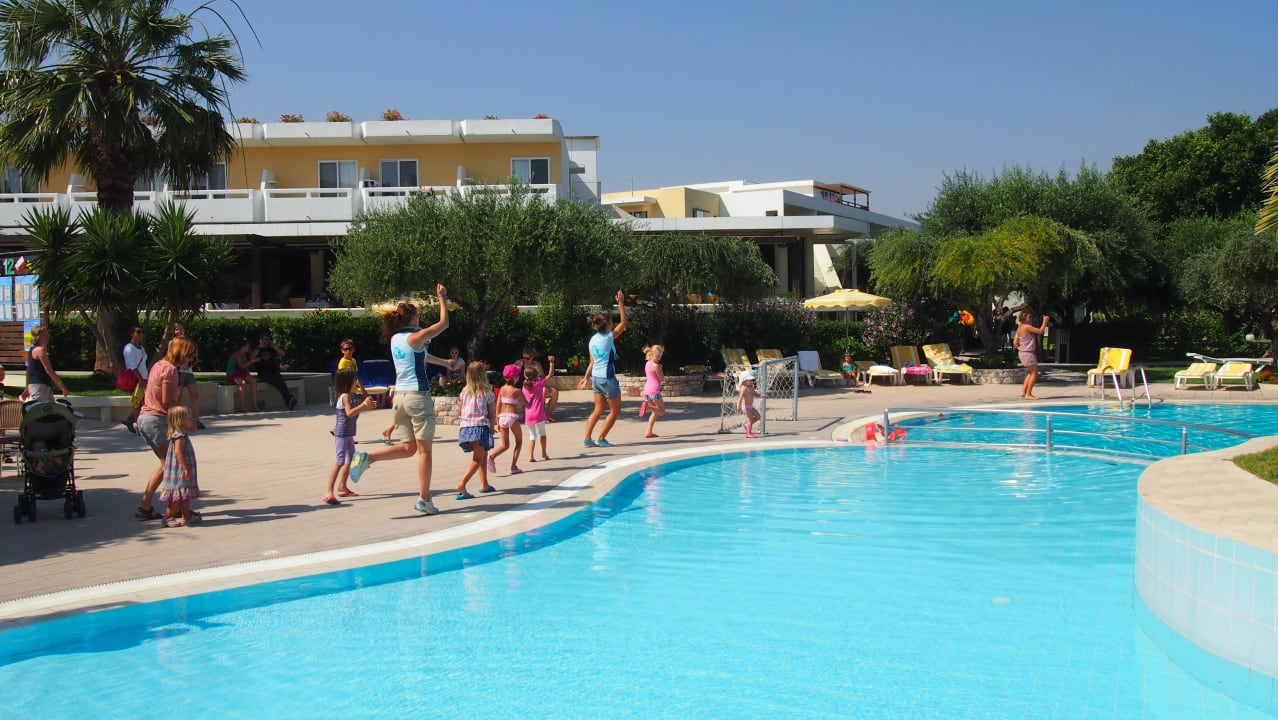 Zabawa przy basenie TUI KIDS CLUB Alex Beach