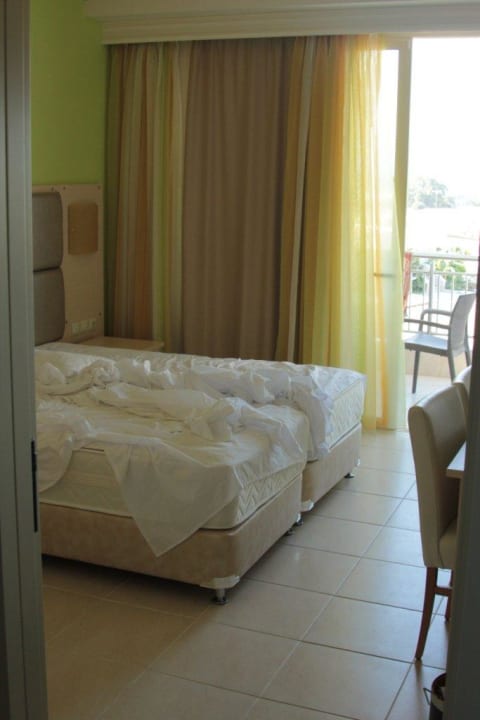 Familenzimmer - 1. Zimmer Hotel Kouros Palace