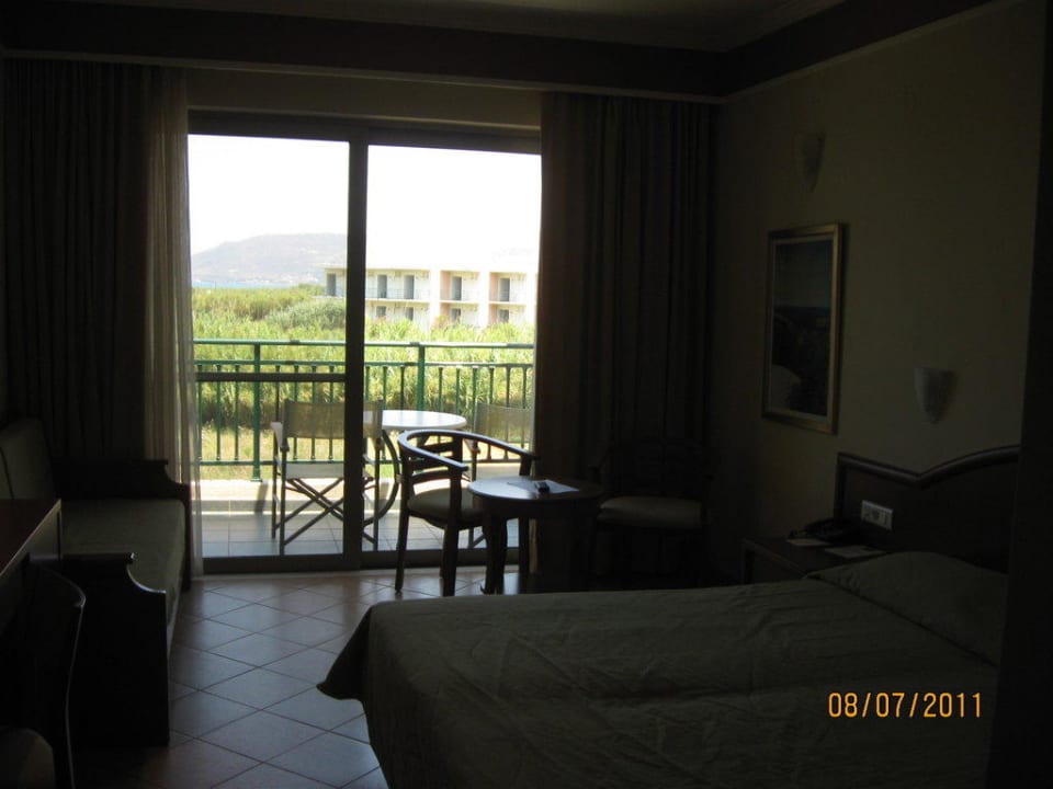Sehr großes Zimmer Hydramis Palace Beach Resort