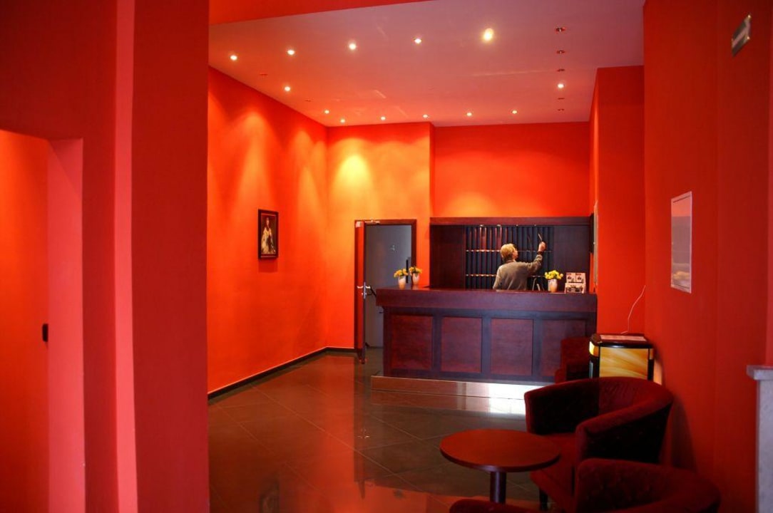 Rezeption Hotel Adria