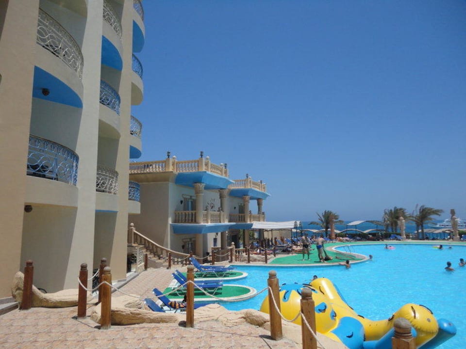 Basen Sphinx Resort