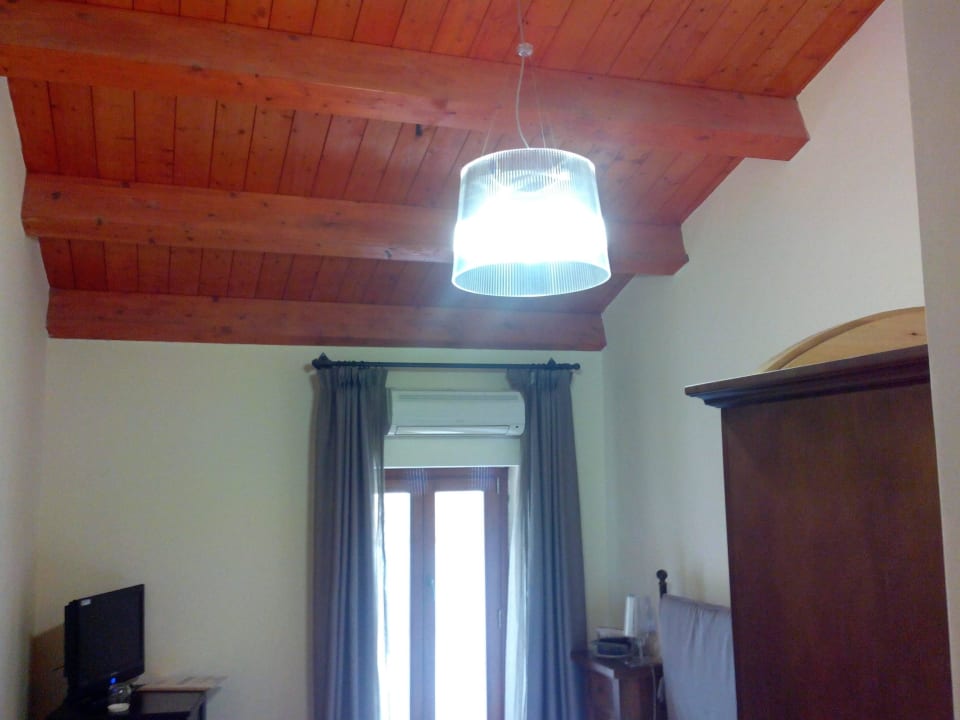 Wooden ceiling and access to a terrace Hotel Palazzo Zuppello