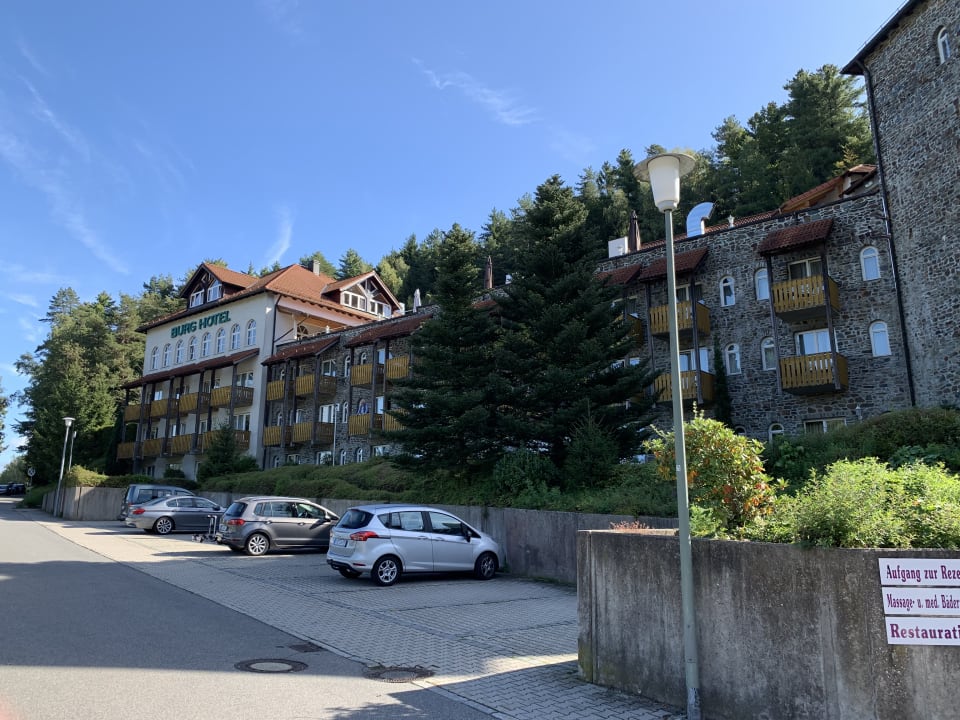 Außenansicht Burghotel Am Hohen Bogen