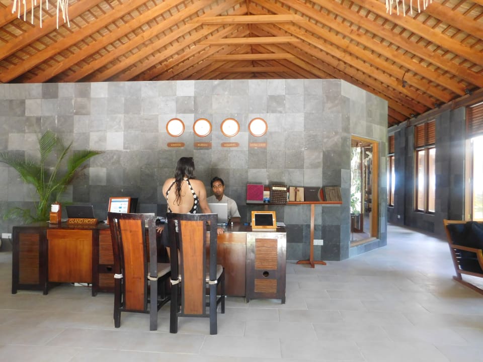 Lobby Kuredu Island Resort & Spa