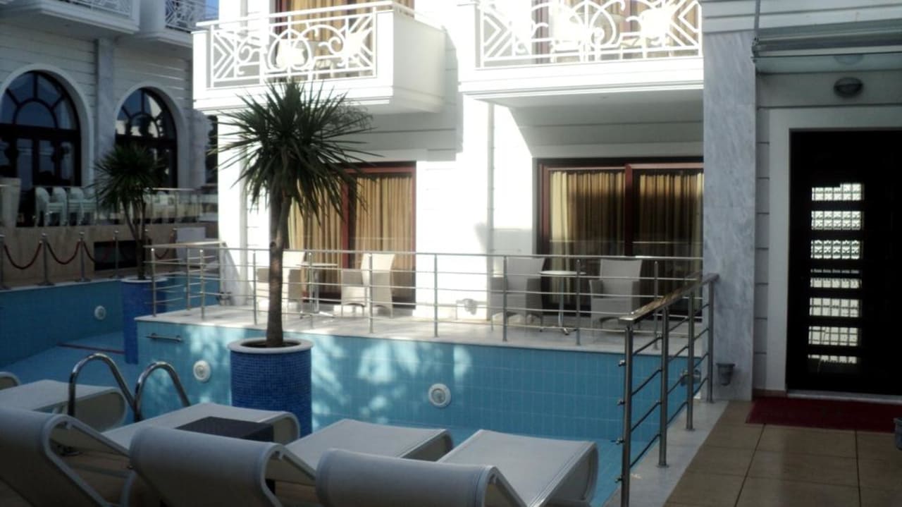 Die Suite direkt vor dem Pool Diverso Platamon Luxury Hotel & Spa