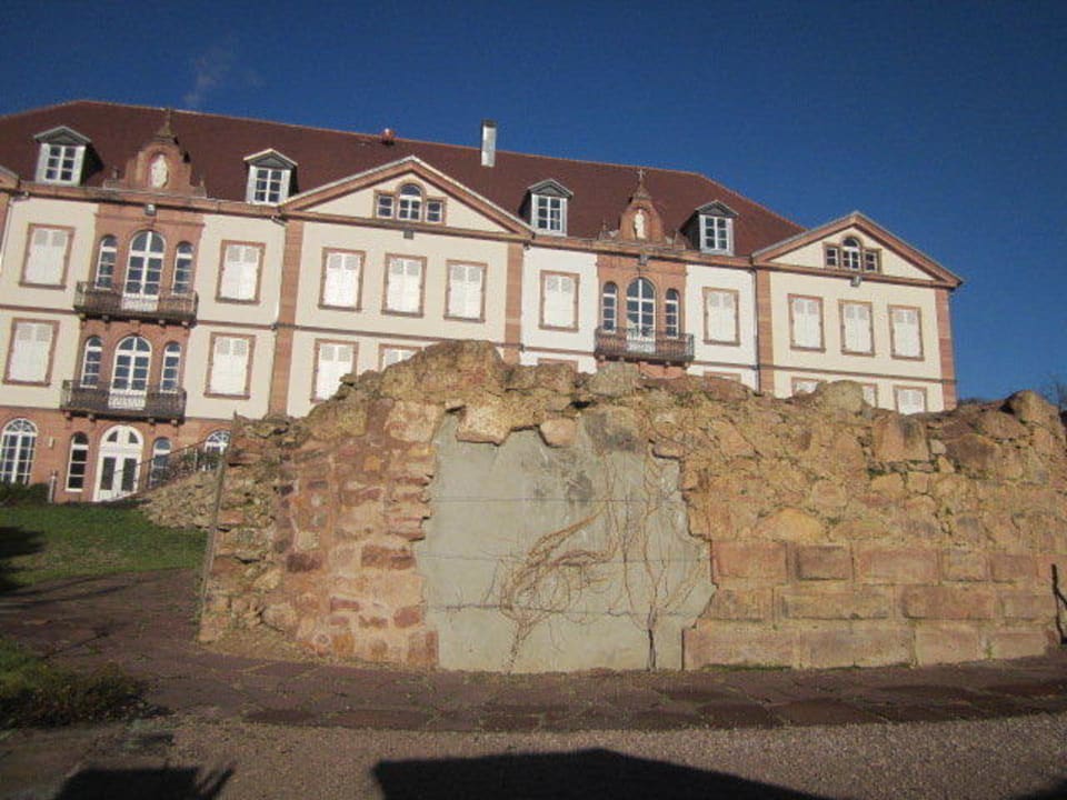 Altes Kloster in Saint Hippolythe Hotel Val Vignes