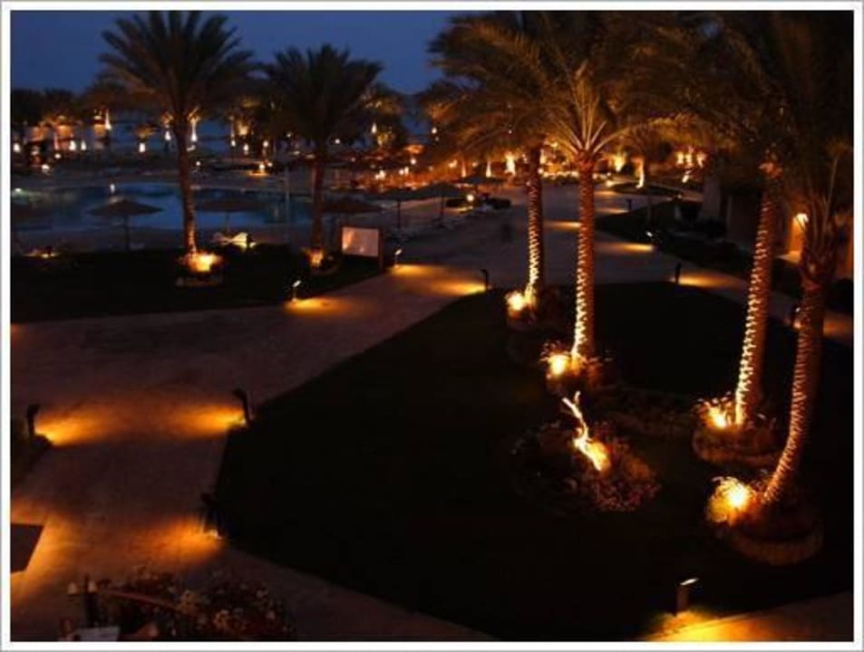 Hotelanlage bei Nacht Continental Hotel Hurghada