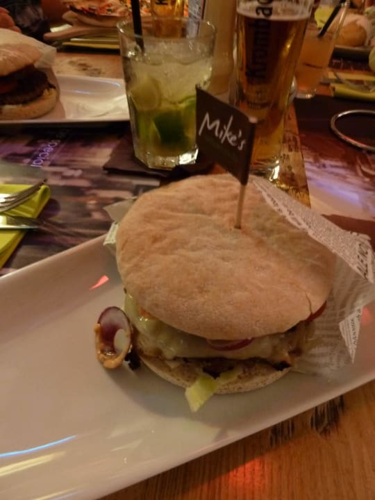 Burger bei Mike's ibis Styles Leipzig