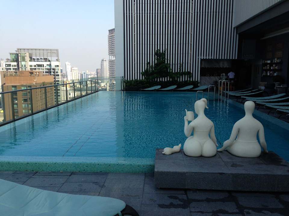 Pool Hilton Sukhumvit Bangkok