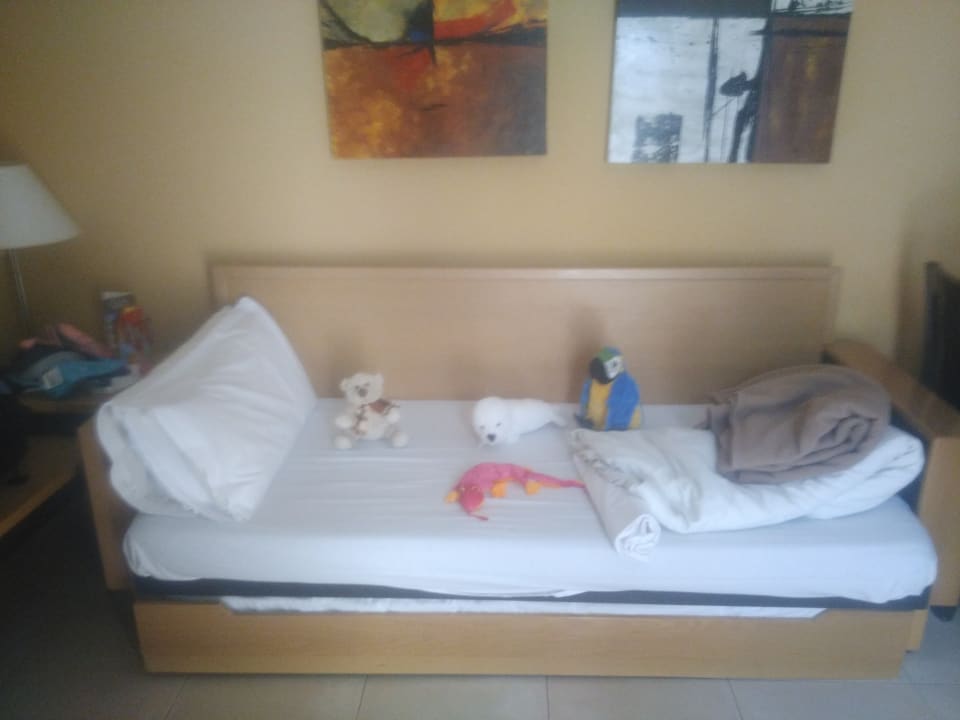 Zimmer Playa Feliz Apartments