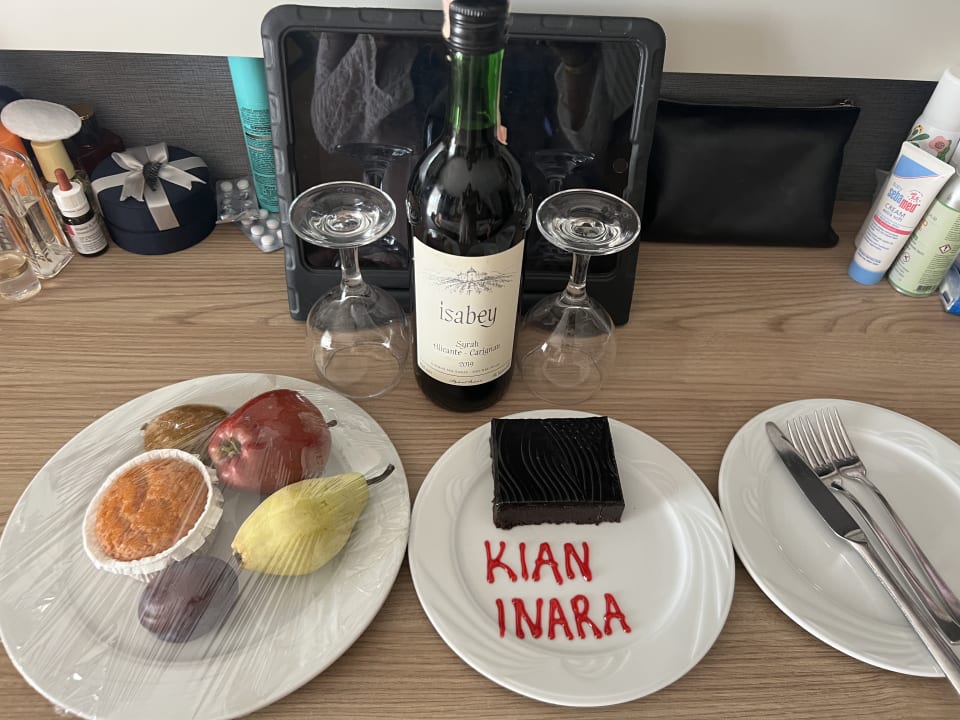 Zimmer Saturn Palace Resort Hotel