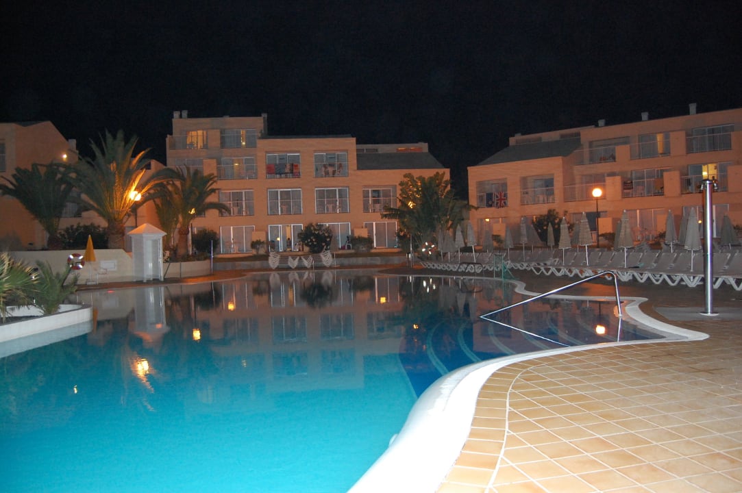 Pool und Nebengebäude Hotel Riu Oliva Beach Resort