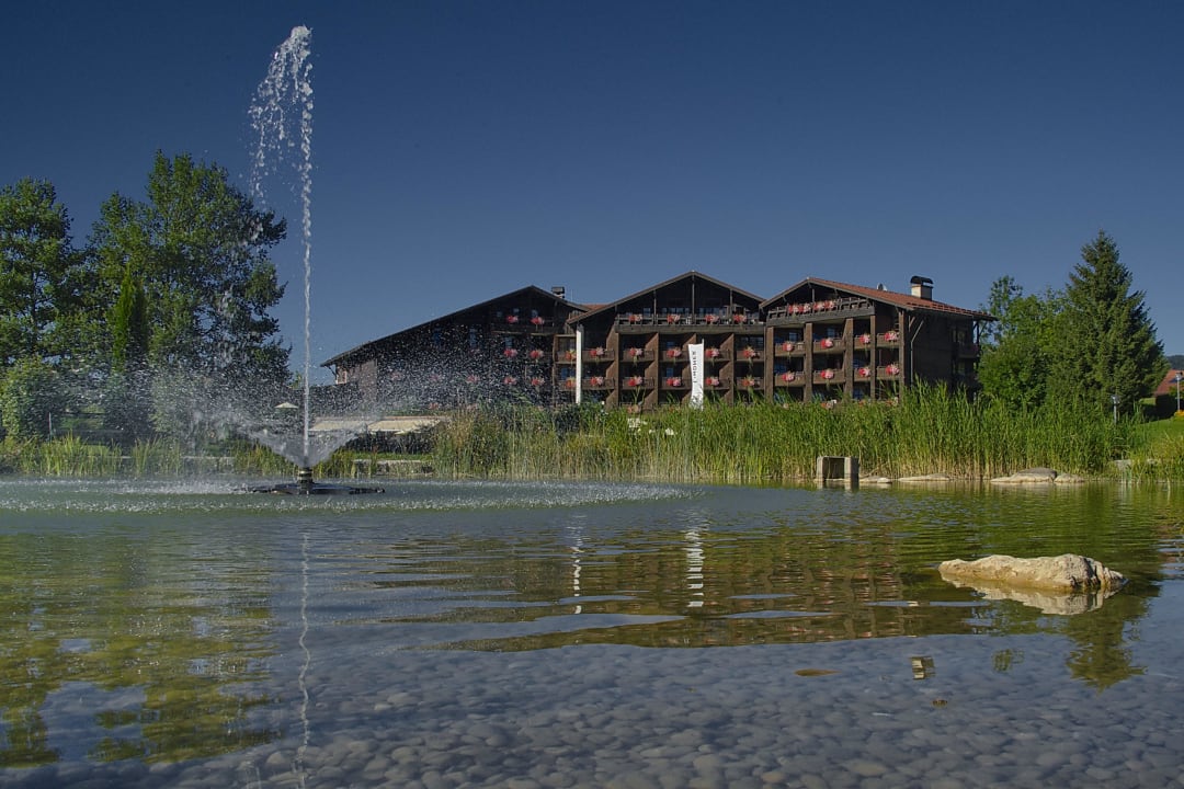 Außenansciht Sommer  Parkhotel Oberstaufen