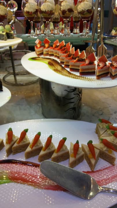 Gastro Acanthus Cennet Barut Collection