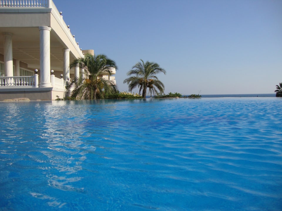 Basen VIP Starlight Resort Hotel